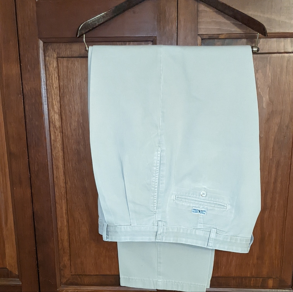Polo Chino. Polo by Ralph Lauren. 40 32. Beige.
